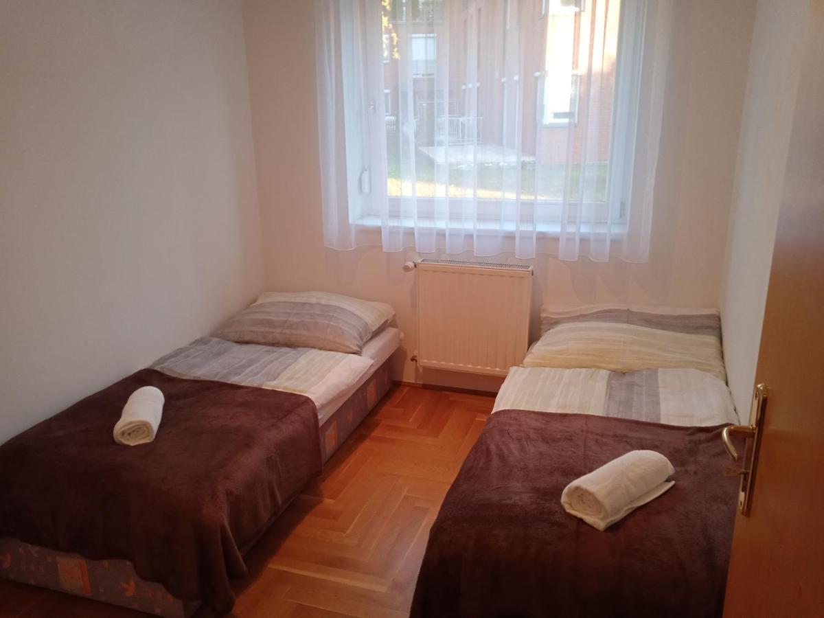 Family Apartment-Csaladias Hangulat Győr Eksteriør billede